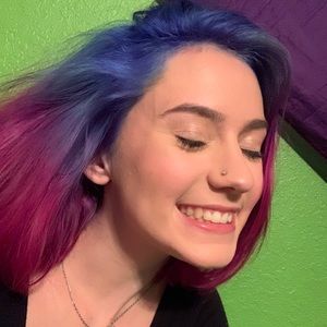 Meet your Posher, Abi